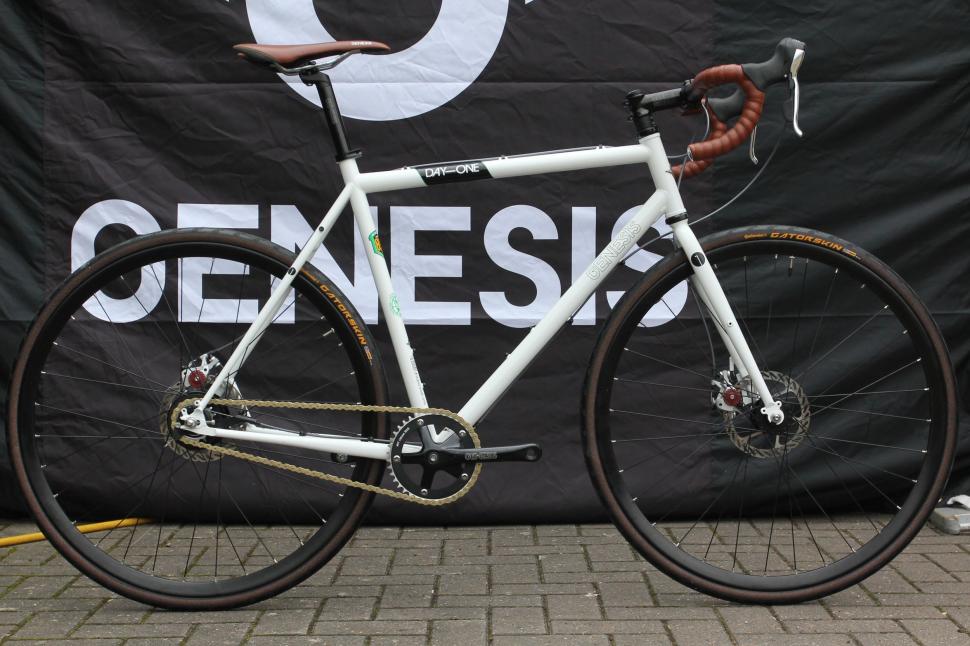 Genesis day one cheap alfine di2